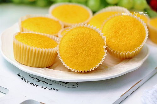 簡(jiǎn)單快速的海綿紙杯蛋糕 松軟可口，不開(kāi)裂不塌陷，一次成功